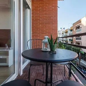 Appartement 2 En Estadio 6 Plazas 3 Hab Y Metro, Sevilla